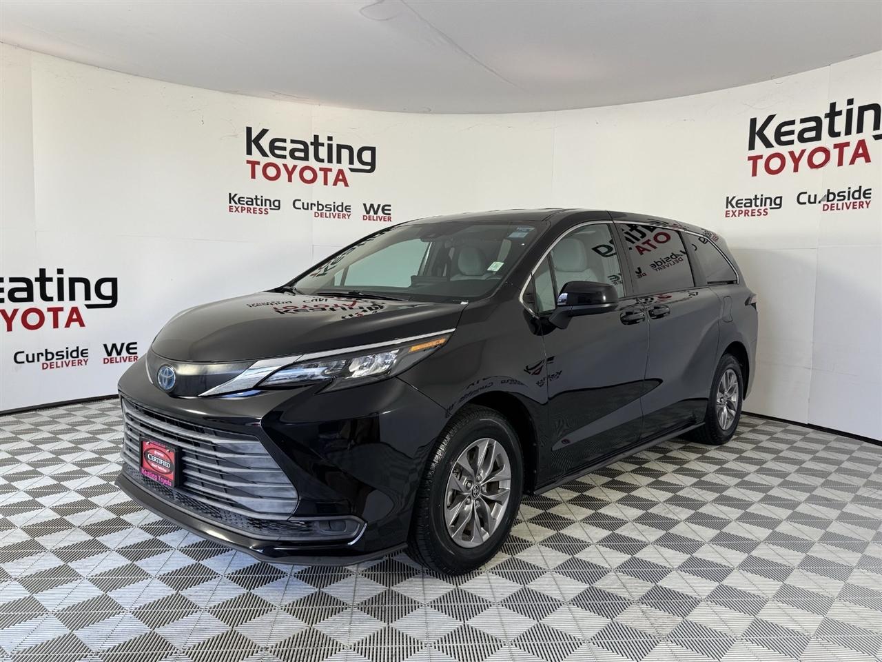 Toyota Sienna LE 8-Passenger 2025
