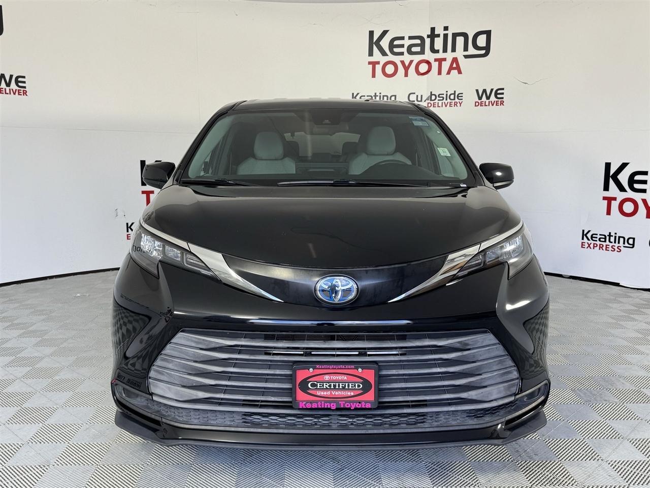 Toyota Sienna LE 8-Passenger 2025