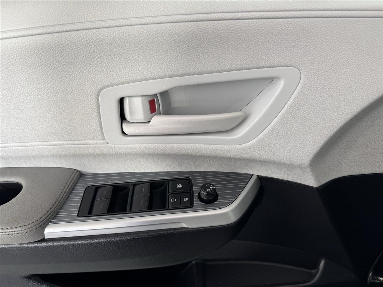 Toyota Sienna LE 8-Passenger 2025