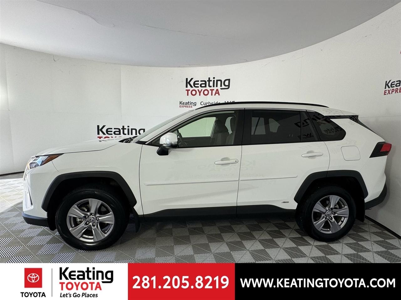Toyota RAV4 Hybrid XLE 2025