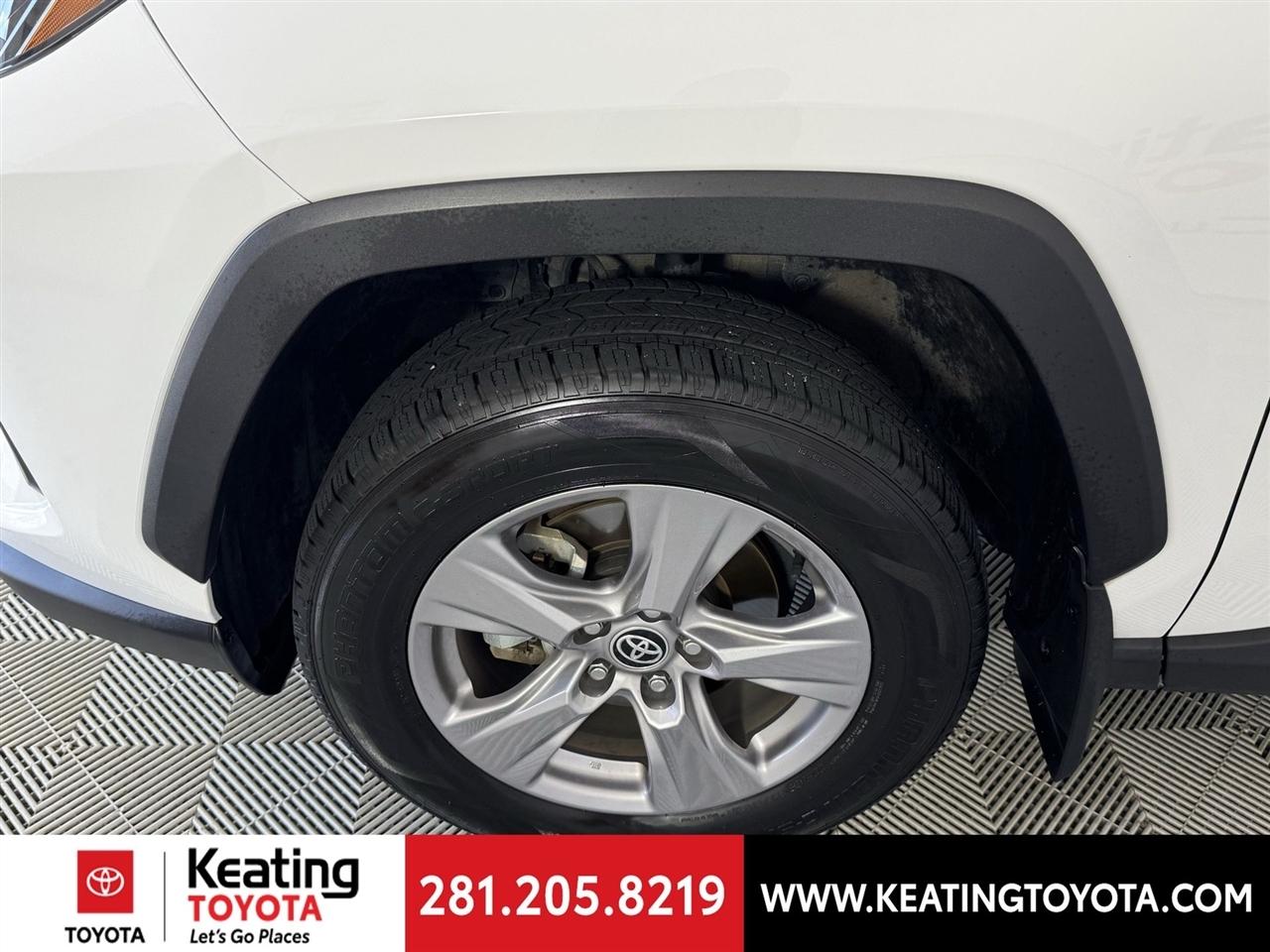 Toyota RAV4 Hybrid XLE 2025