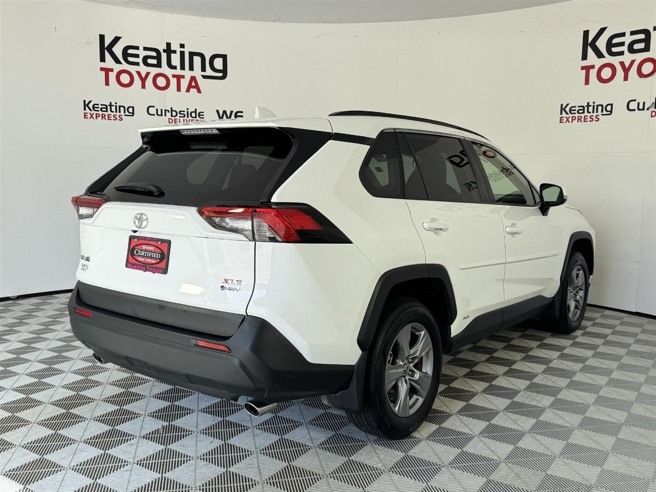 Toyota RAV4 Hybrid XLE 2025