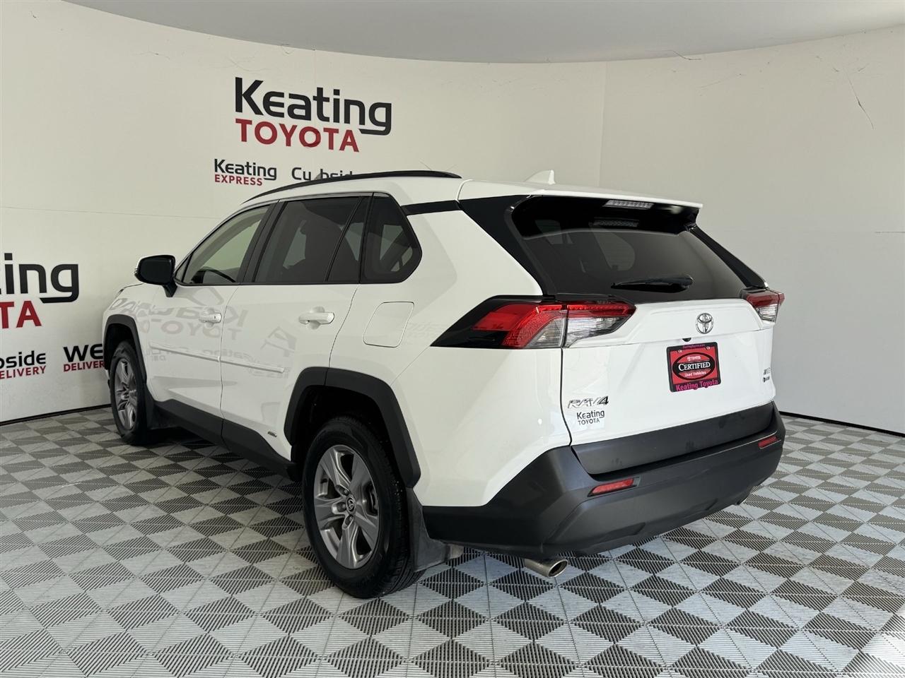 Toyota RAV4 Hybrid XLE 2025