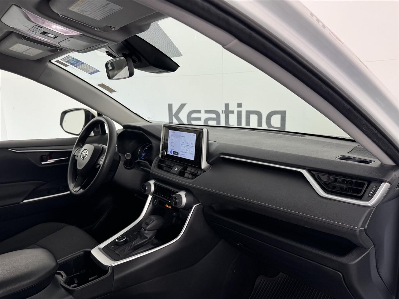 Toyota RAV4 Hybrid XLE 2025