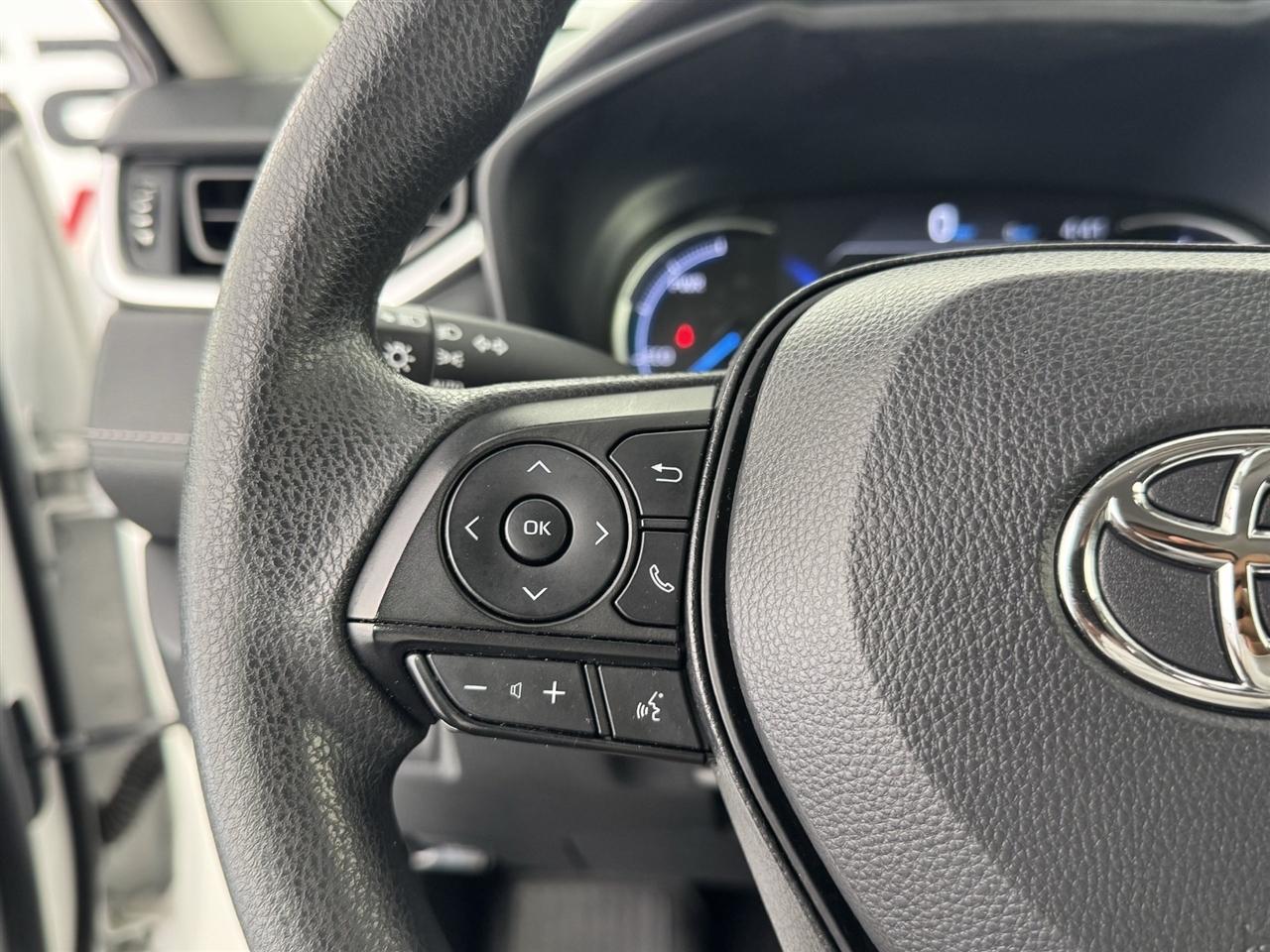 Toyota RAV4 Hybrid XLE 2025