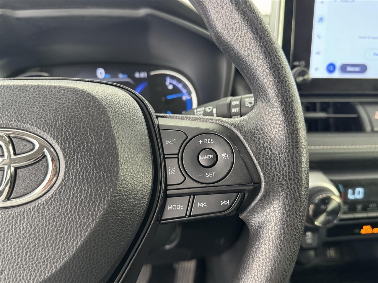 Toyota RAV4 Hybrid XLE 2025