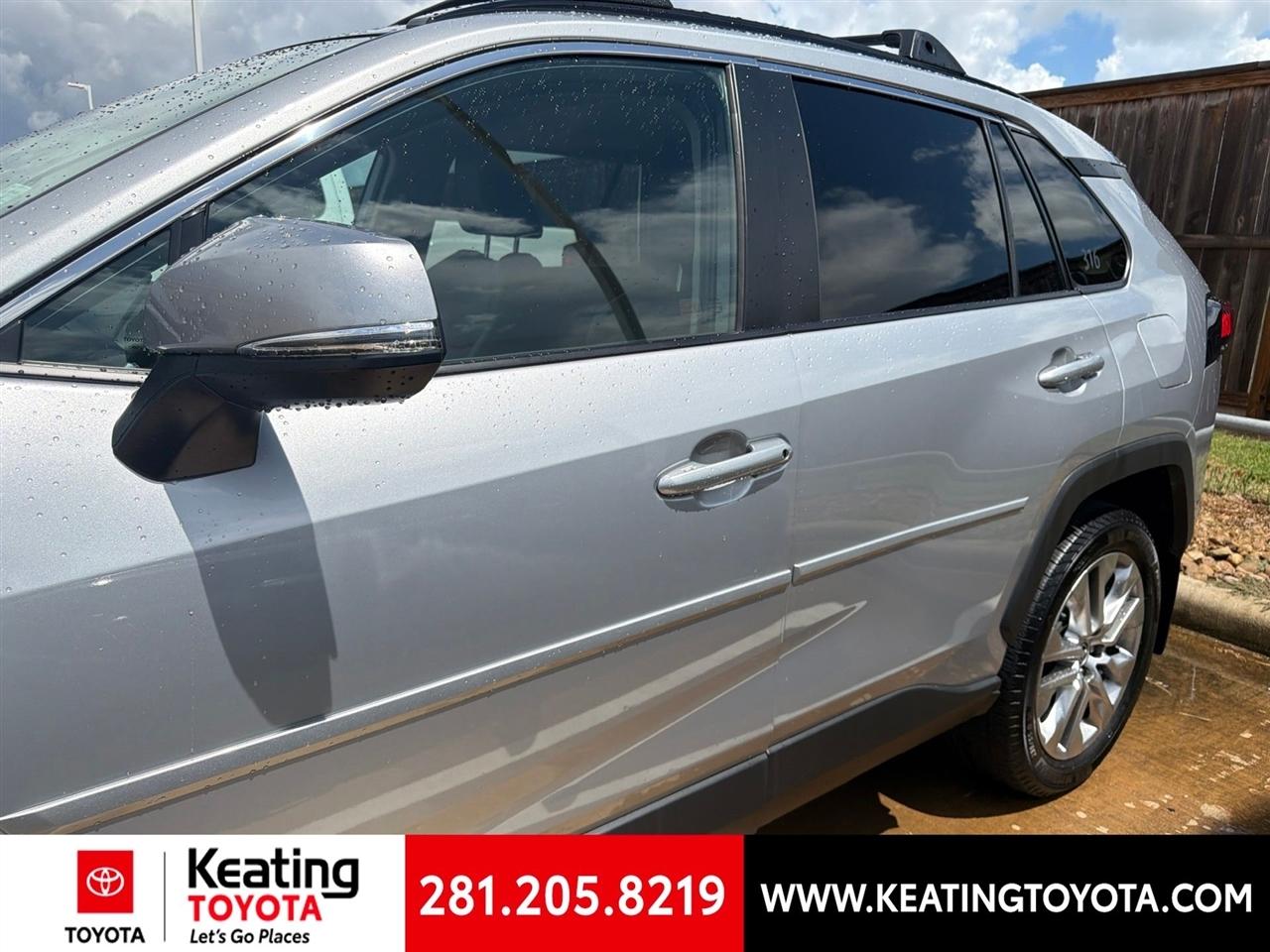 Toyota RAV4 XLE Premium AWD 2024