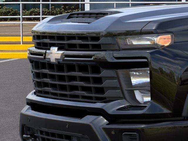 Chevrolet Silverado 2500HD Custom Crew Cab Long Box 4WD 2026