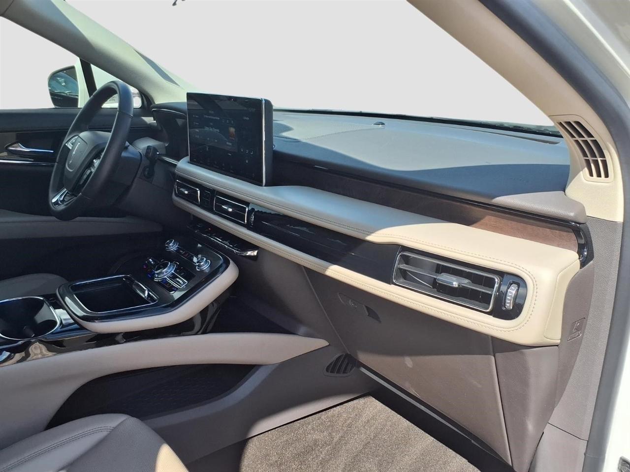 Lincoln Nautilus Reserve AWD 2023