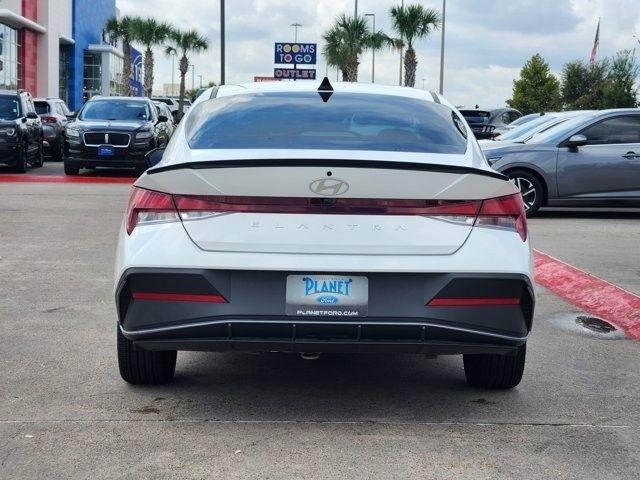 Hyundai Elantra SEL Sport 2026