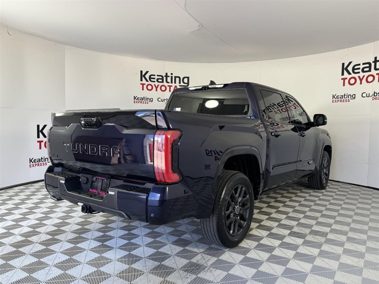 Toyota Tundra Platinum CrewMax 4WD 2024