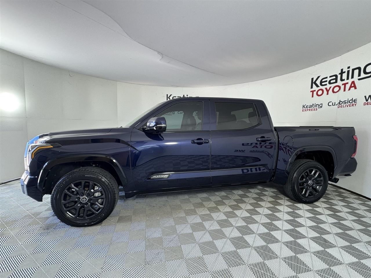 Toyota Tundra Platinum CrewMax 4WD 2024