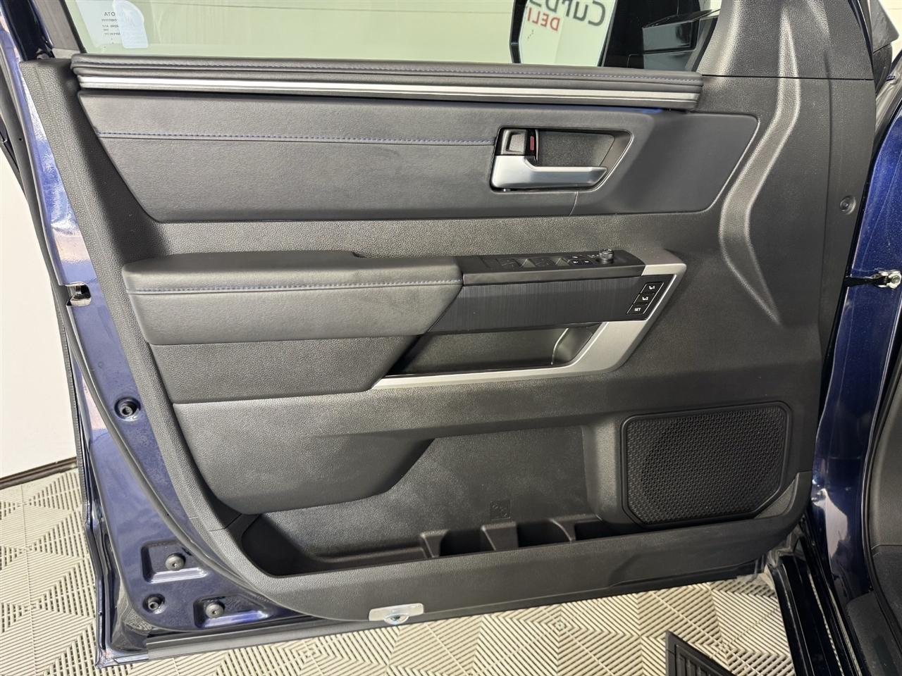 Toyota Tundra Platinum CrewMax 4WD 2024