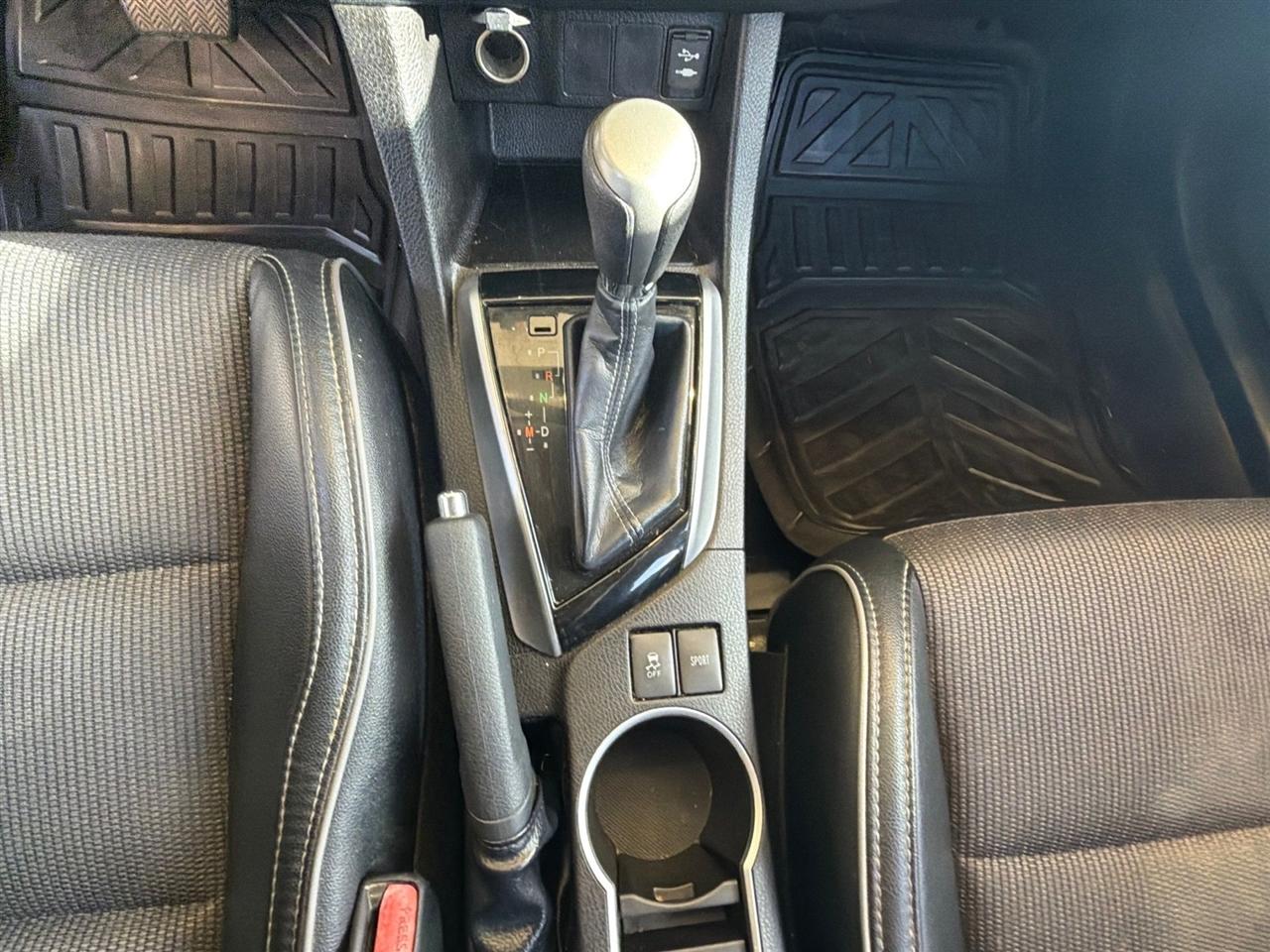 Toyota Corolla LE CVT 2016