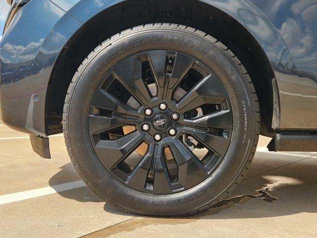 Ford Expedition MAX Platinum 4WD 2025