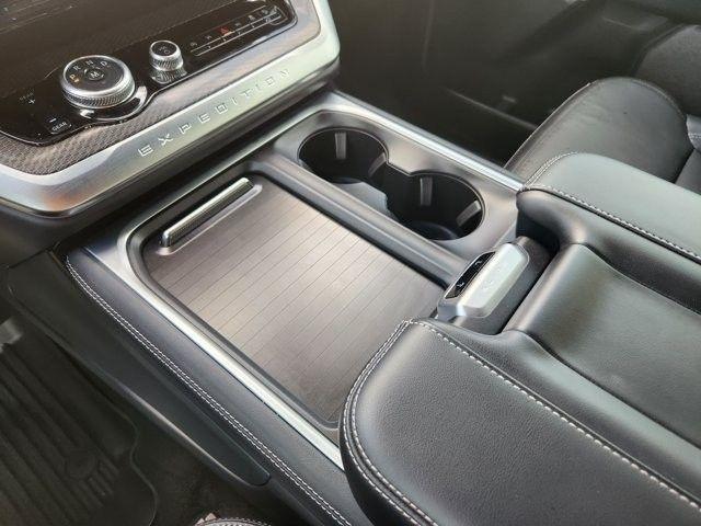 Ford Expedition MAX Platinum 4WD 2025
