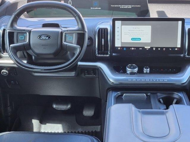 Ford Expedition MAX Platinum 4WD 2025