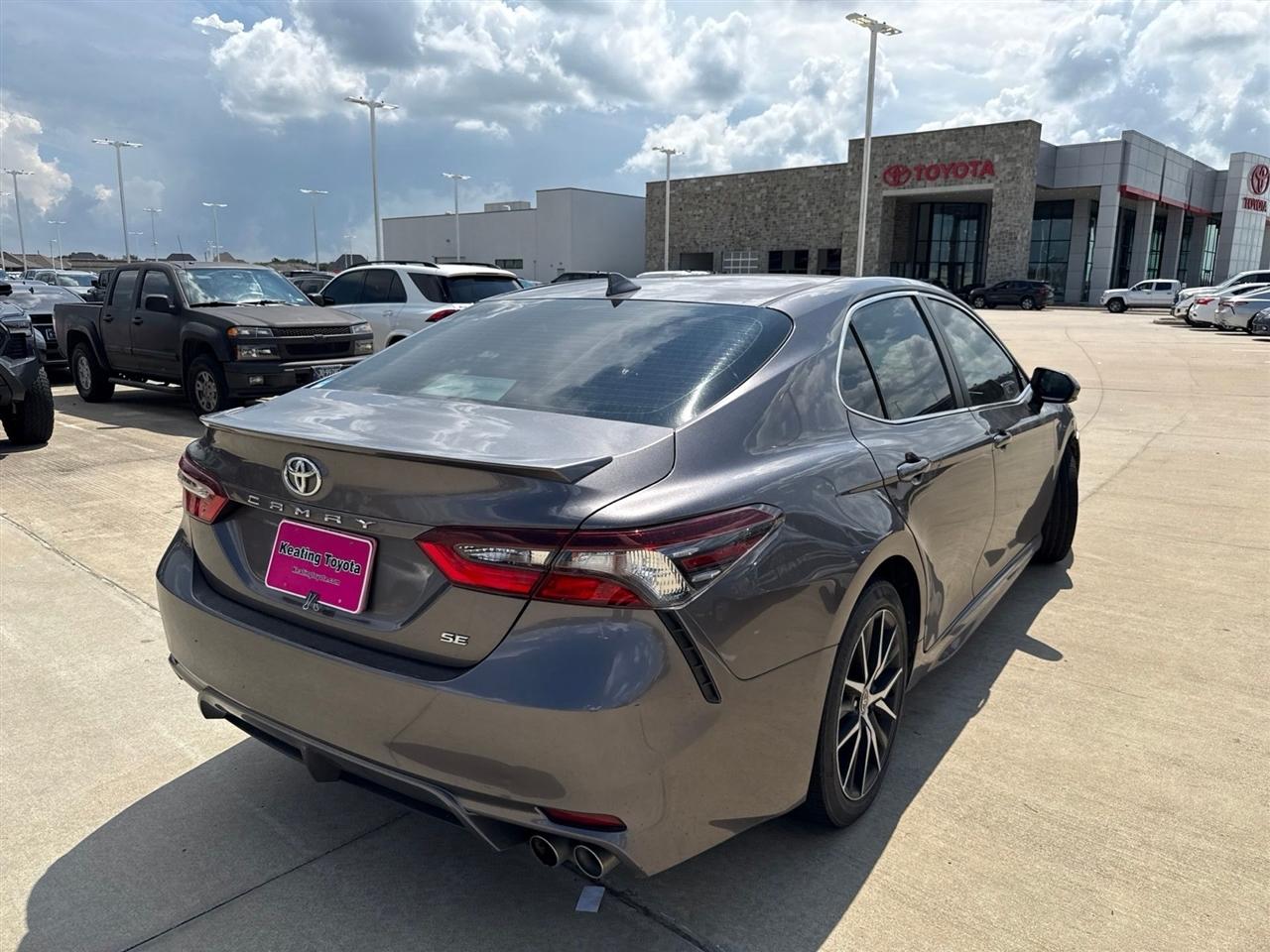 Toyota Camry SE 2023