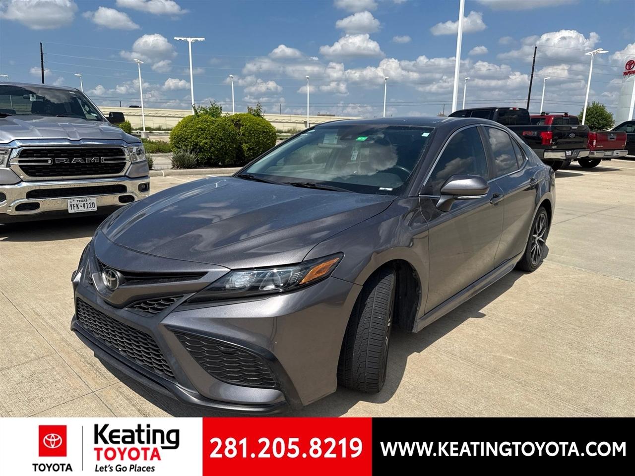 Toyota Camry SE 2023