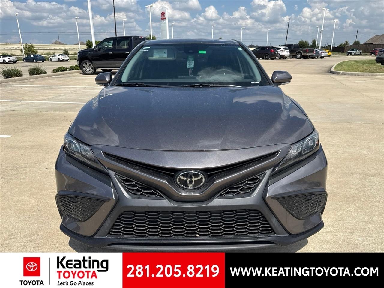 Toyota Camry SE 2023