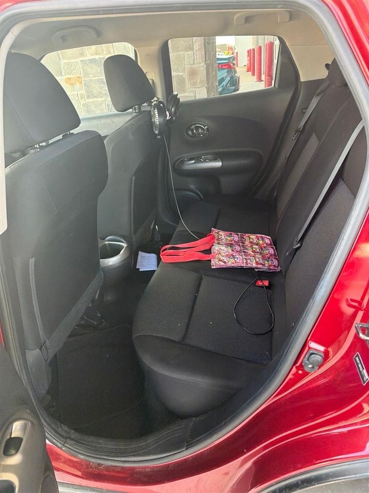 Nissan Juke S FWD 2011