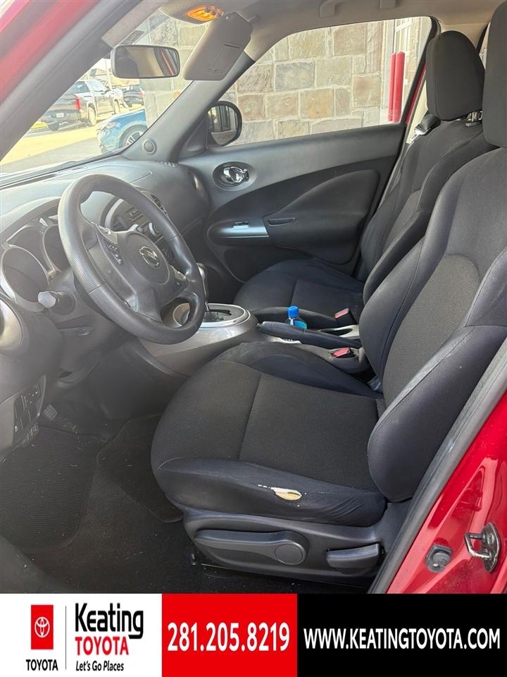 Nissan Juke S FWD 2011