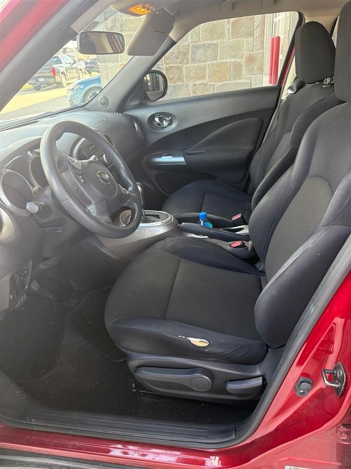 Nissan Juke S FWD 2011