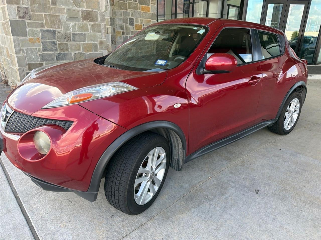 Nissan Juke S FWD 2011