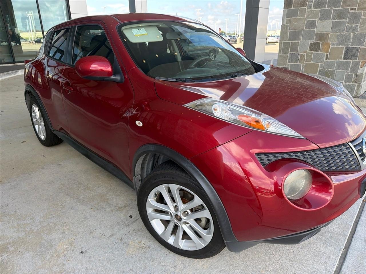 Nissan Juke S FWD 2011