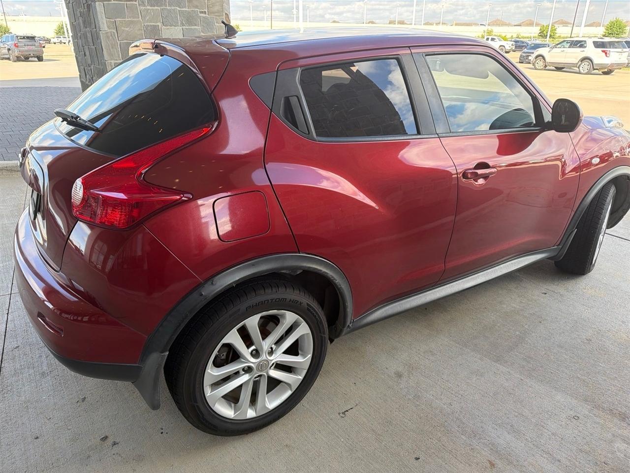 Nissan Juke S FWD 2011