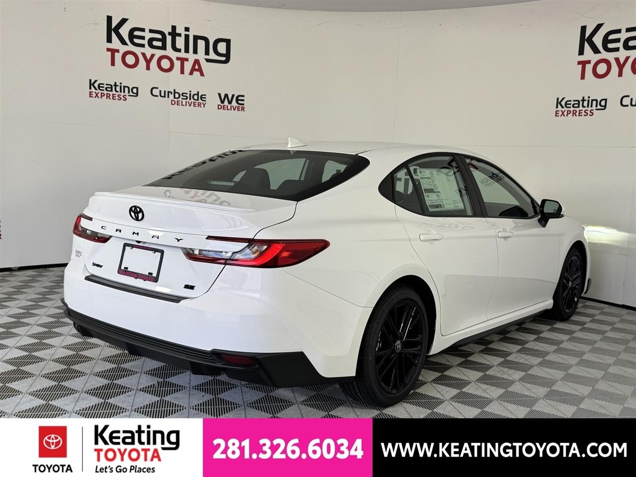 Toyota Camry Hybrid XLE 2026
