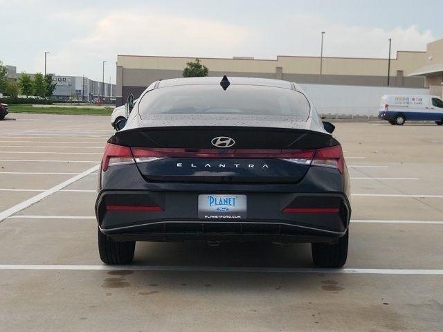 Hyundai Elantra SEL Sport 2026