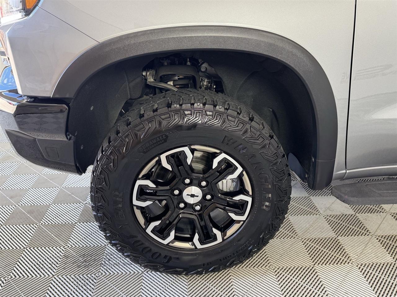 Chevrolet Silverado 1500 ZR2 Crew Cab 4WD 2024