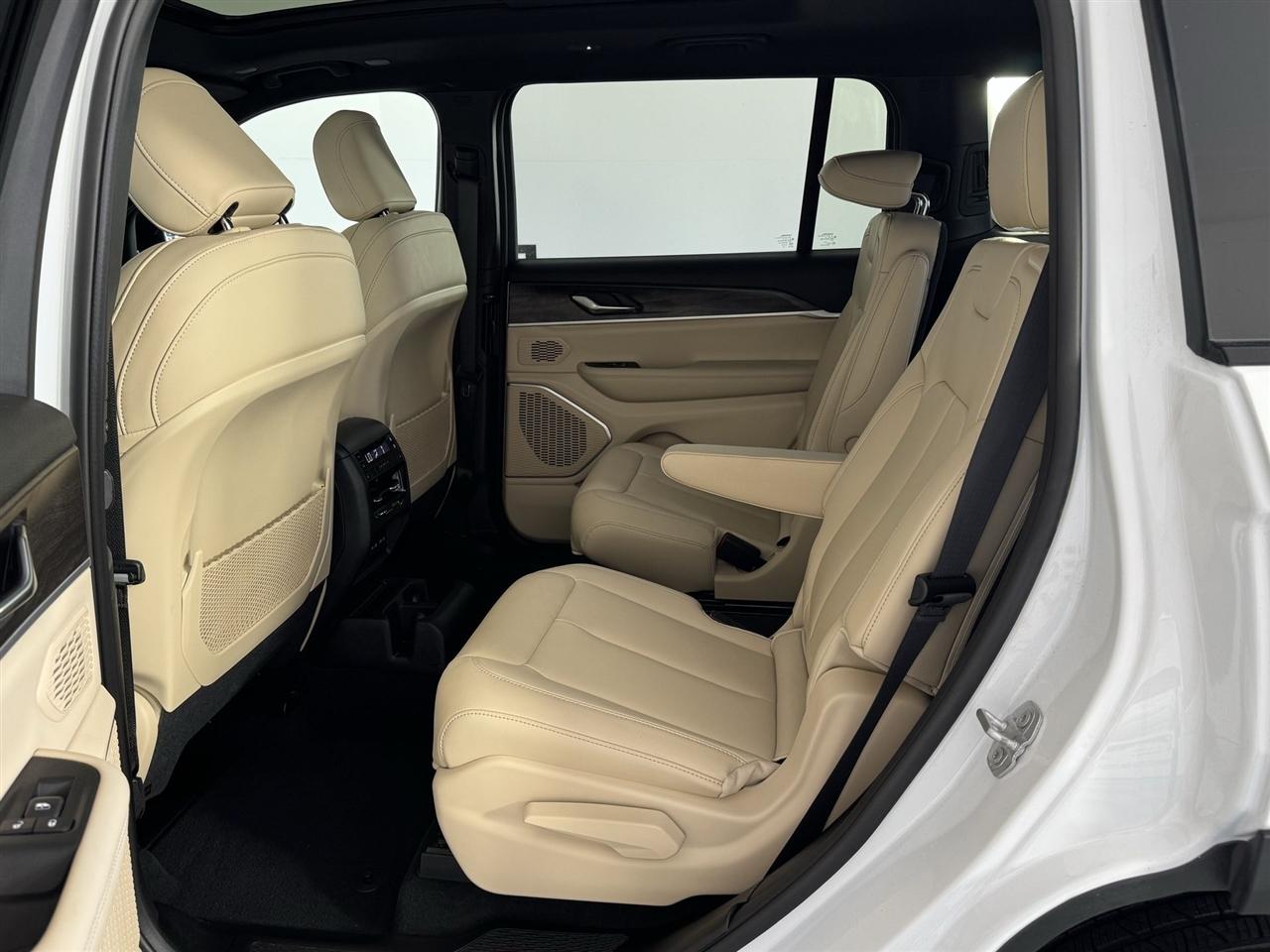 Jeep Grand Cherokee L Limited 4WD 2026