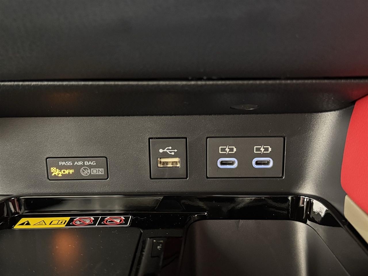 Toyota Camry Hybrid XLE 2026
