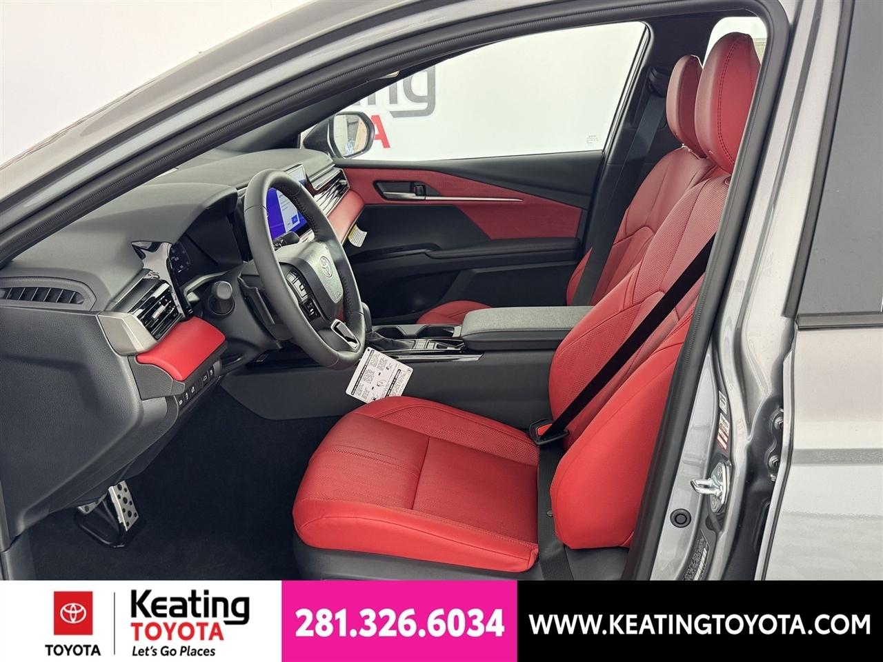 Toyota Camry Hybrid XLE 2026