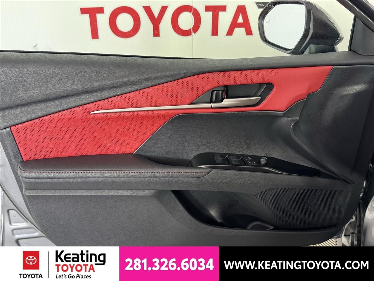 Toyota Camry Hybrid XLE 2026