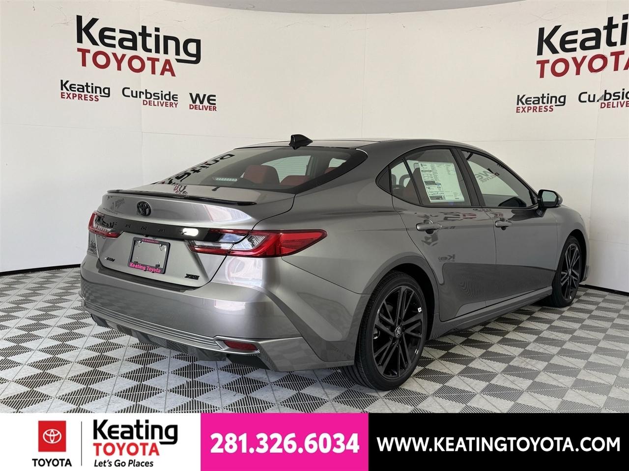 Toyota Camry Hybrid XLE 2026