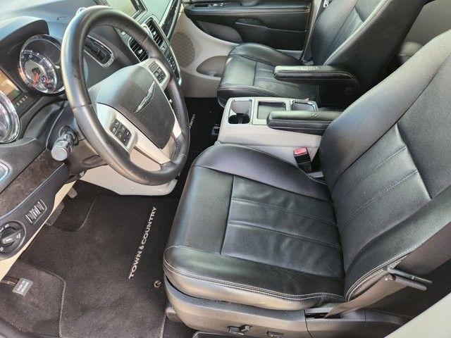 Chrysler Town & Country Touring 2014