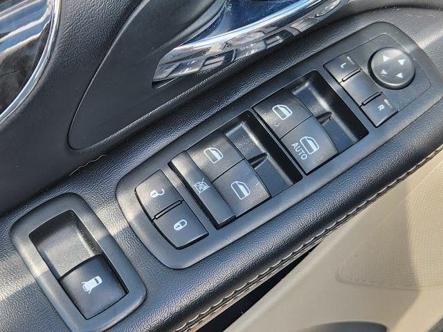 Chrysler Town & Country Touring 2014