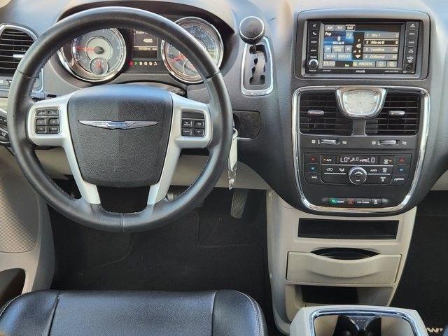 Chrysler Town & Country Touring 2014