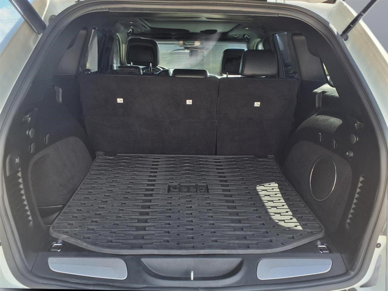 Jeep Grand Cherokee Overland 2WD 2020