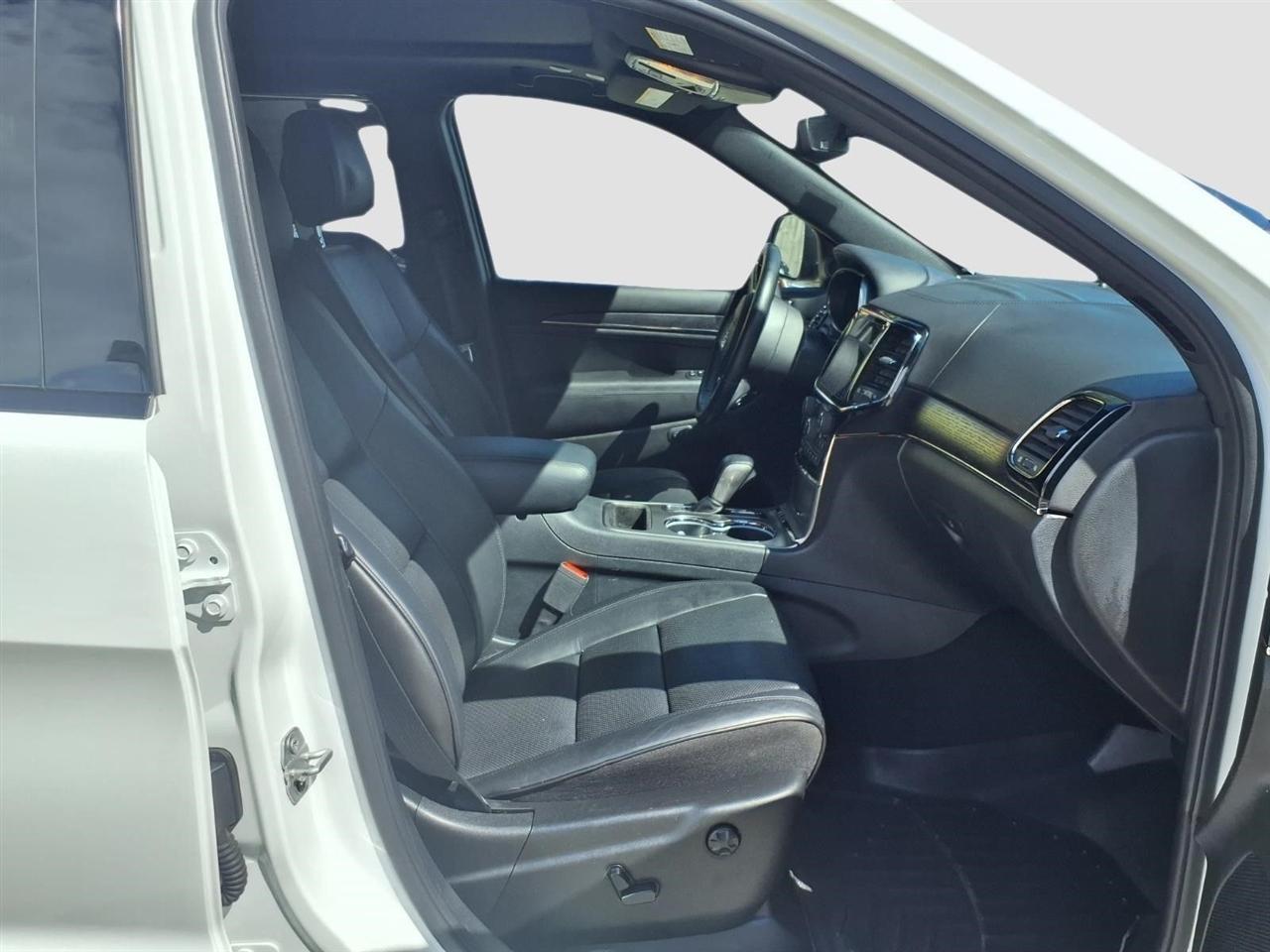 Jeep Grand Cherokee Overland 2WD 2020