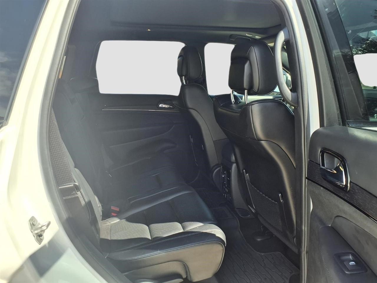 Jeep Grand Cherokee Overland 2WD 2020
