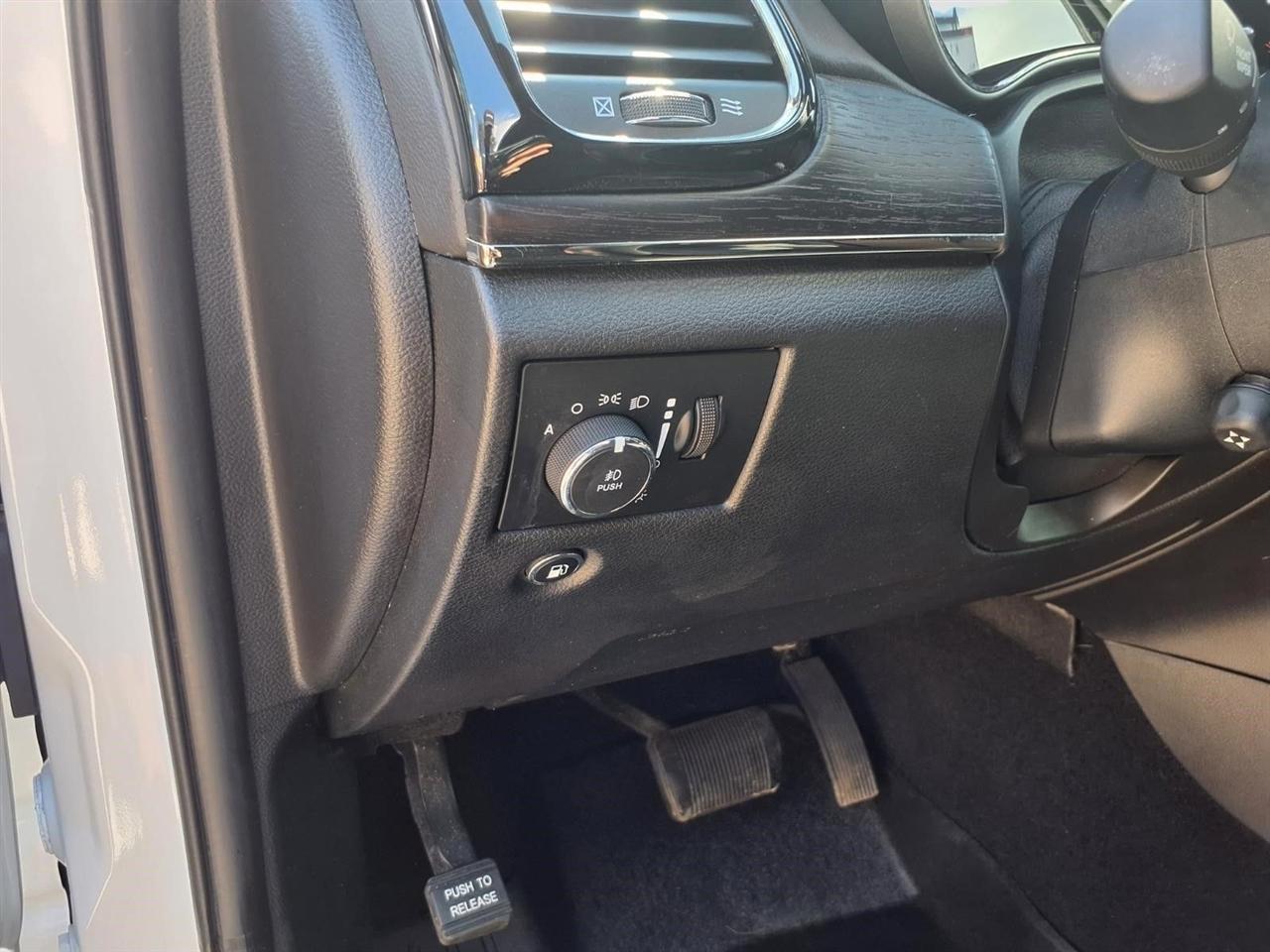 Jeep Grand Cherokee Overland 2WD 2020