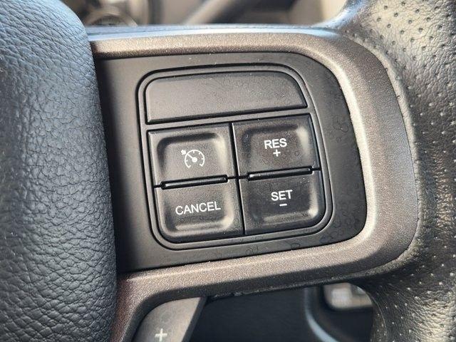 RAM 2500 Tradesman Crew Cab SWB 4WD 2022