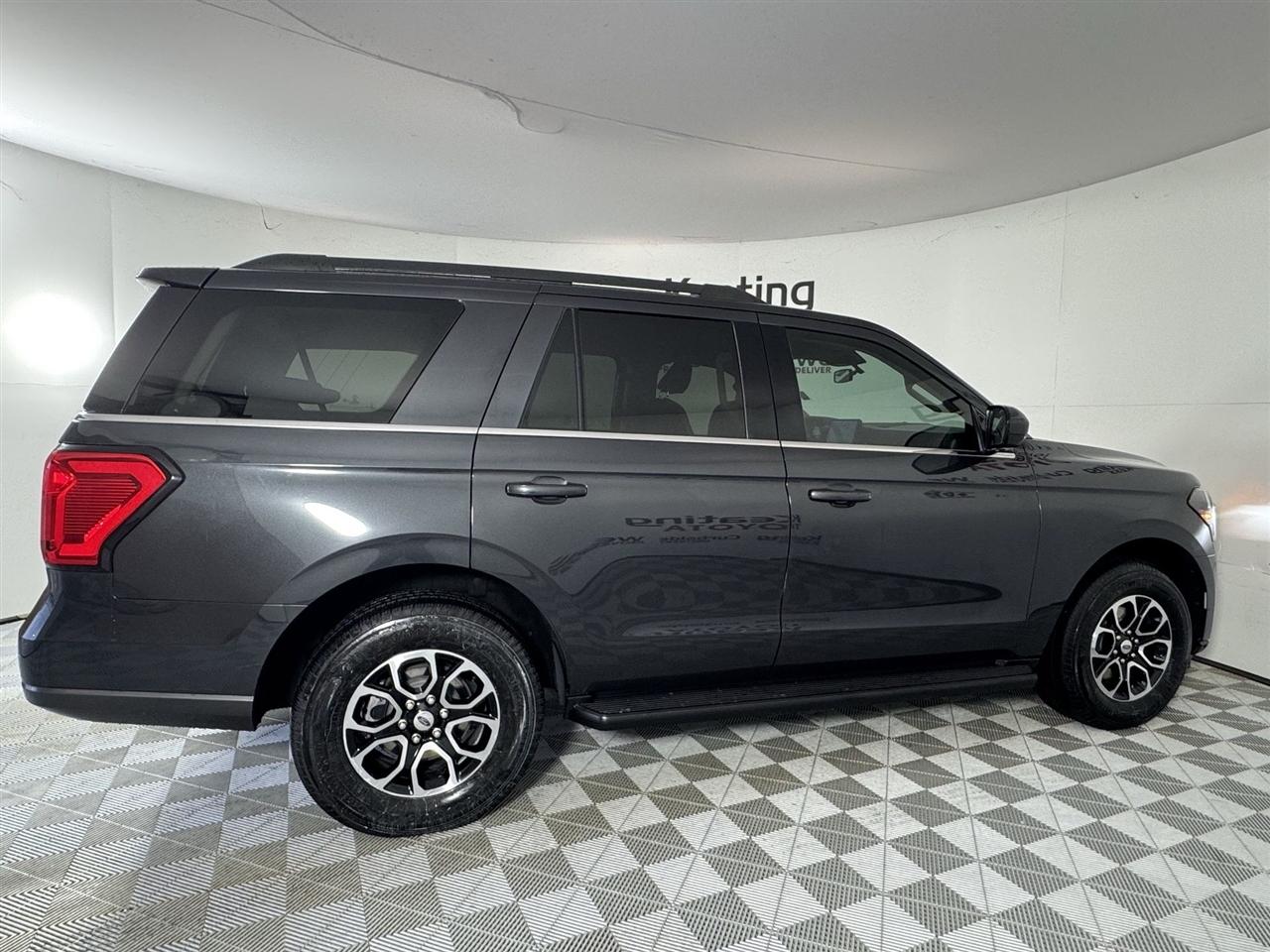 Ford Expedition XLT 2022