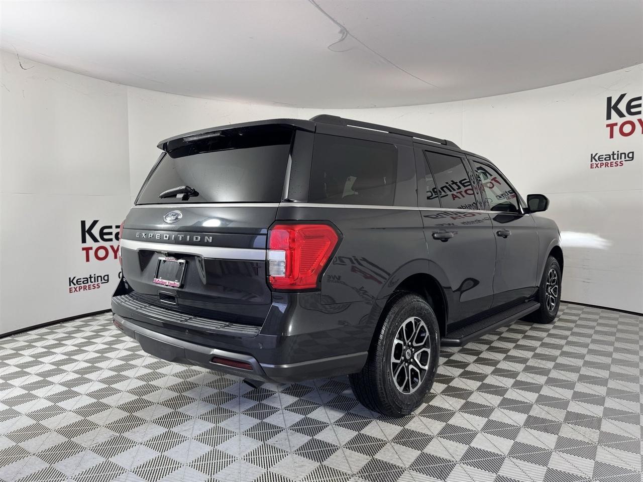 Ford Expedition XLT 2022