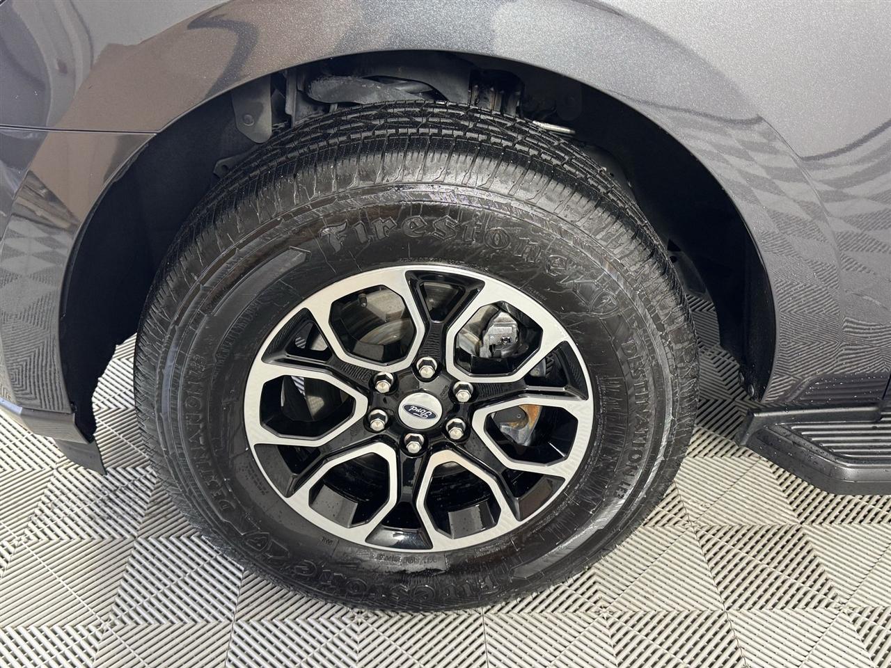 Ford Expedition XLT 2022