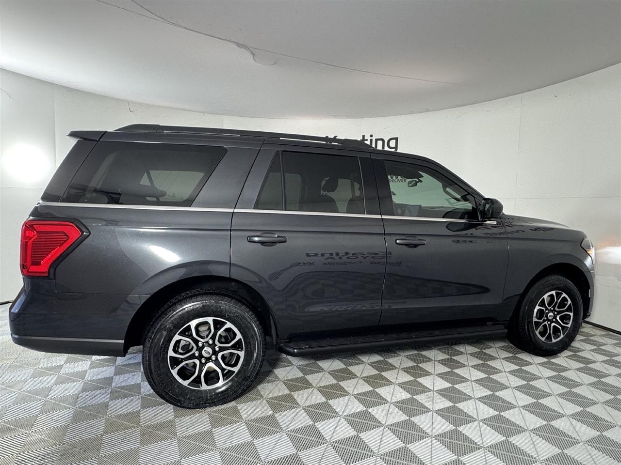 Ford Expedition XLT 2022